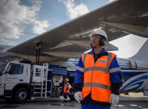 «Газпромнефть-Аэро» на треть увеличила реализацию авиатоплива «в крыло» в I полугодии 2014 года