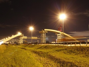 В Санкт-Петербурге завершён монтаж энергомоста над кольцевой автодорогой