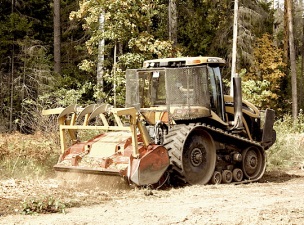МОЭСК  используют для расчистки просек ЛЭП высокопроизводительную технику