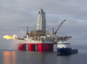 ППБУ «Полярная звезда» отправилась в точку зимнего базирования в район залива Невельского