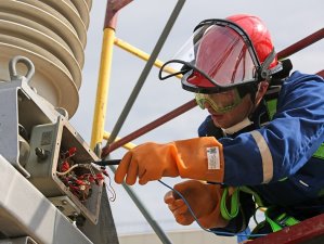 Екатеринбургская электросетевая компания провела капитальный и текущий ремонт оборудования на подстанции 110/10/6 кВ «Новинская»