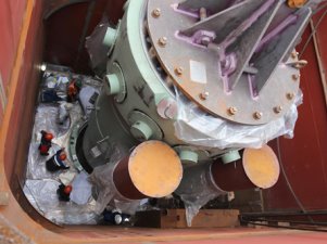 На ледокол «Арктика» погрузили первый из двух парогенерирующих блоков реакторной установки «РИТМ-200»