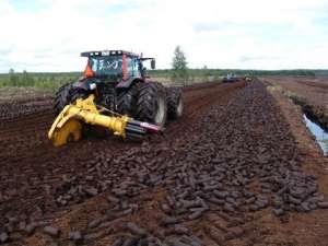 «ВяткаТорф» заготовил к отопительному сезону 435 тысяч тонн фрезерного торфа