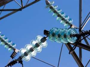 ФСК ЕЭС заменила изоляляторы на ЛЭП 330 кВ «Гатчинская – Южная» в Ленинградской области
