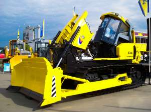 Челябинский тракторный завод изготовил для СХК строительную технику с защитой от радиации