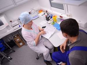 «Транснефть-Север» использует мобильный медицинский комплекс для обследования сотрудников подразделений