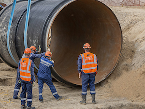 На стройплощадке Курской АЭС-2 монтируют трубопровод-гигант