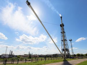 Московский НПЗ заменил факельный ствол на установке утилизации избыточных газов