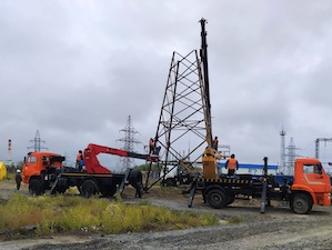 Благоустраивать Нижневартовск строителям помогают энергетики