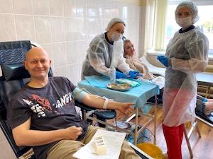 Гидроэнергетики Чебоксарской ГЭС вступили в регистр доноров костного мозга и сдали 17 литров крови