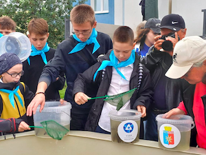 В Верх-Нейвинское водохранилище в Свердловской области выпустили более 35 тысяч мальков