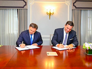 В Казахстане построят завод по производству устойчивого авиационного топлива