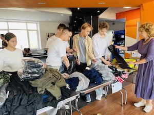 Губкинский университет собрал гуманитарную помощь для жителей Курской области и бойцов СВО