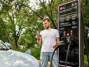 Электрозарядные станции «Росатома» вошли в топ-5 самых популярных в Москве