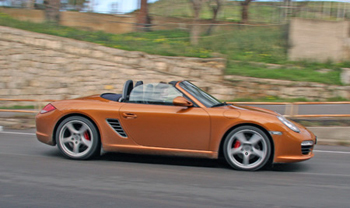 Кабриолеты лишают людей слуха