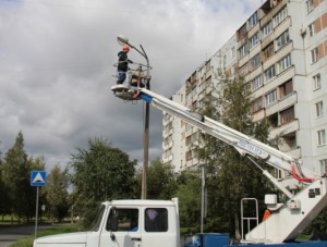 Псковэнерго устанавливает в областном центре светодиодные светильники