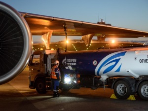 «Газпромнефть-Аэро» на 40% увеличила заправку в России авиакомпаний Qatar и Air India