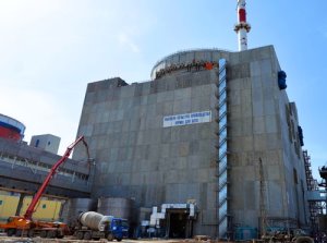 На энергоблоке №4 Ростовской АЭС смонтировали 100-тонный люк транспортного коридора