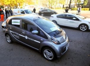 Электромобиль «Ленэнерго» проехал в колонне электрокаров на экологическом фестивале Greenday