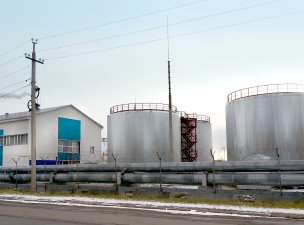 Зейская ГЭС заменила баки аккумуляторов в электрокотельной