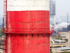 На Ново-Кемеровской ТЭЦ отремонтировали 100-метровую дымовую трубу