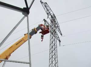 «Янтарьэнерго» демонтировало немецкую опору ЛЭП в районе поселка Взморье