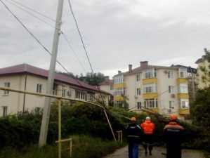 «Кубаньэнерго» задействовало авиацию для доставки РИСЭ в горные поселки Сочи