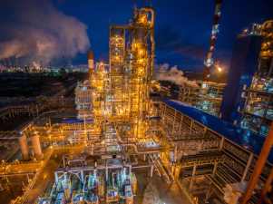 «Газпром нефтехим Салават» увеличил выпуск бензинов и дизельного топлива