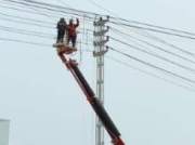 «Якутскэнерго» монтирует СИП на ЛЭП Якутска