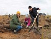 Более тысячи деревьев посадили волонтеры Чебоксарской ГЭС на месте лесных пожаров в Заволжье