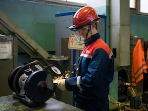 «Белгородэнерго» наладило собственное производство металлоконструкций для ЛЭП