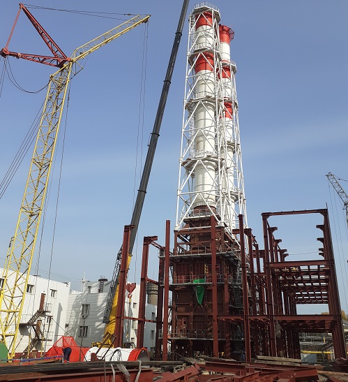 Строительство Ижевской ТЭЦ-1 достигло «экватора» - установили дымовые трубы