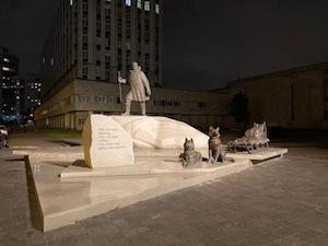 В Петербурге дан старт проекту подсветки городских памятников и скульптур