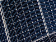 «Газпром нефть» открыла первую АЗС на солнечных батареях