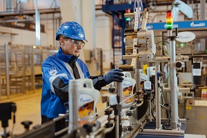 «Газпром нефть» обеспечит предприятия Алтайского края моторными маслами и техническими жидкостями