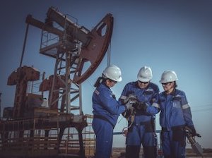 «КазМунайГаз» за девять месяцев 2022 года увеличил добычу нефти и газового конденсата на 0,9%