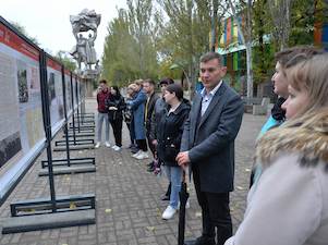 В Волгодонске открылась выставка под открытым небом «Парад Победы»