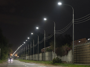 «Ленсвет» реконструирует уличное освещение в Невском районе