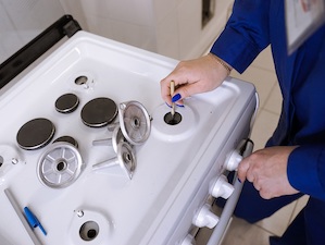 Специалисты «Екатеринбурггаза» разъясняют последствия неуплаты долгов за техническое обслуживание газового оборудования