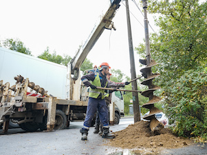 «Ленсвет» реконструирует наружное освещение на Лесопарковой улице