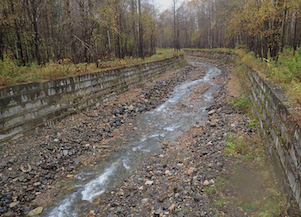 В Приангарье реконструируют защитные сооружения на реке Большая Осиновка
