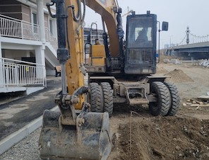 В Якутске по вине машиниста экскаватора без света остались жители Радиоцентра и Студгородка