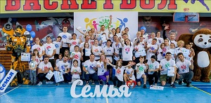 «Восточный Порт» организовал в Находке спортивный праздник «Папа, мама, я - спортивная семья!»