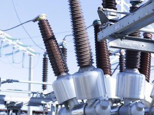 «Усть-Лабинские электрические сети» обновляют три высоковольтные подстанции