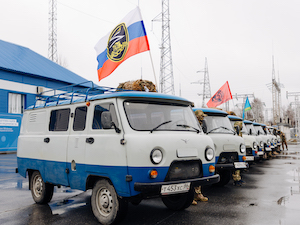 Энергетики «Россети Тюмень» передали бойцам СВО 10 автомобилей УАЗ