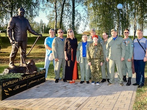 В городе-спутнике Смоленской АЭС установлена первая в России скульптура, посвященная поисковикам