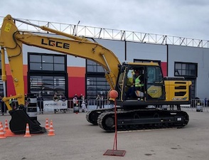 Сотрудники Богучанской ГЭС приняли участие в конкурсе экскаваторщиков в Красноярске