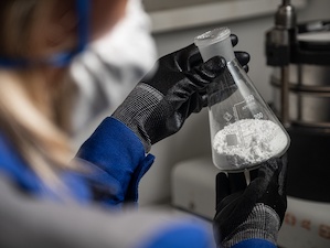 Чепецкий механический завод освоил производство оксинитрата циркония для нефтехимии