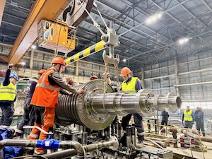 На Сургутской ГРЭС-1 смонтирован ротор высокого давления паровой турбины