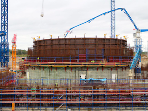 На Ленинградской АЭС-2 сооружают наружную защитную оболочку реактора